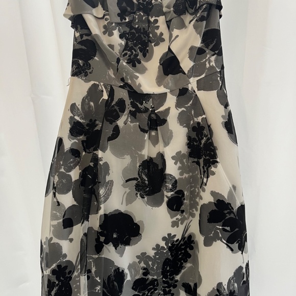 Strapless Black/White/Grey dress - Picture 6 of 6